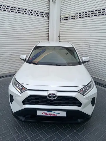 تویوتا RAV4 — نمای 3
