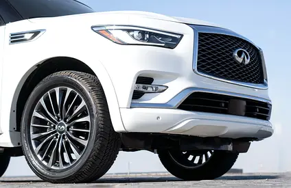 اینفینیتی QX80 — نمای 3