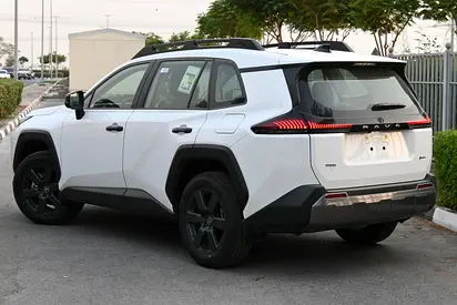 تویوتا RAV4 — نمای 2