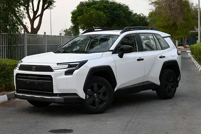 تویوتا RAV4 — نمای 3